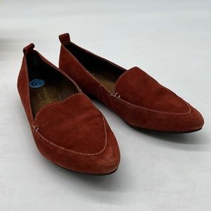 Cynthia Rowley Rust Dark Red Suede pointy Loafer Sz 6.5. MCL2445C